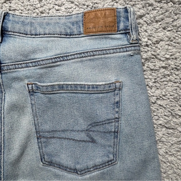 American Eagle Jeans Womens 12 Long Mom Jean Light Wash High Rise Stretch Casual - Picture 6 of 8